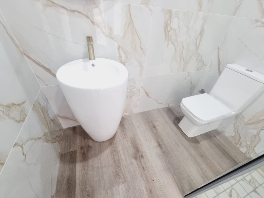 4 Bedroom Property for Sale in Sandown Western Cape